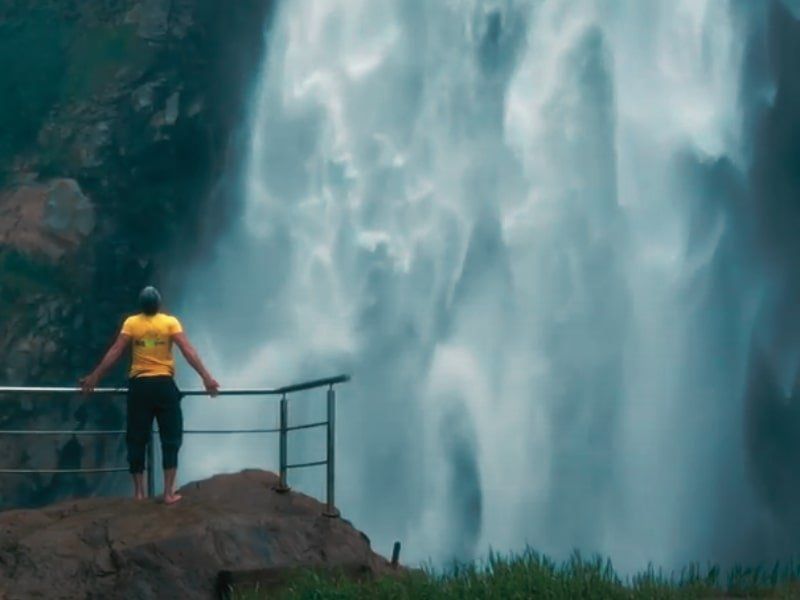 Salto del buey tour in medellin