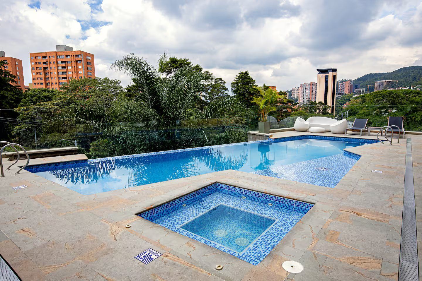 Urbanity Apartment