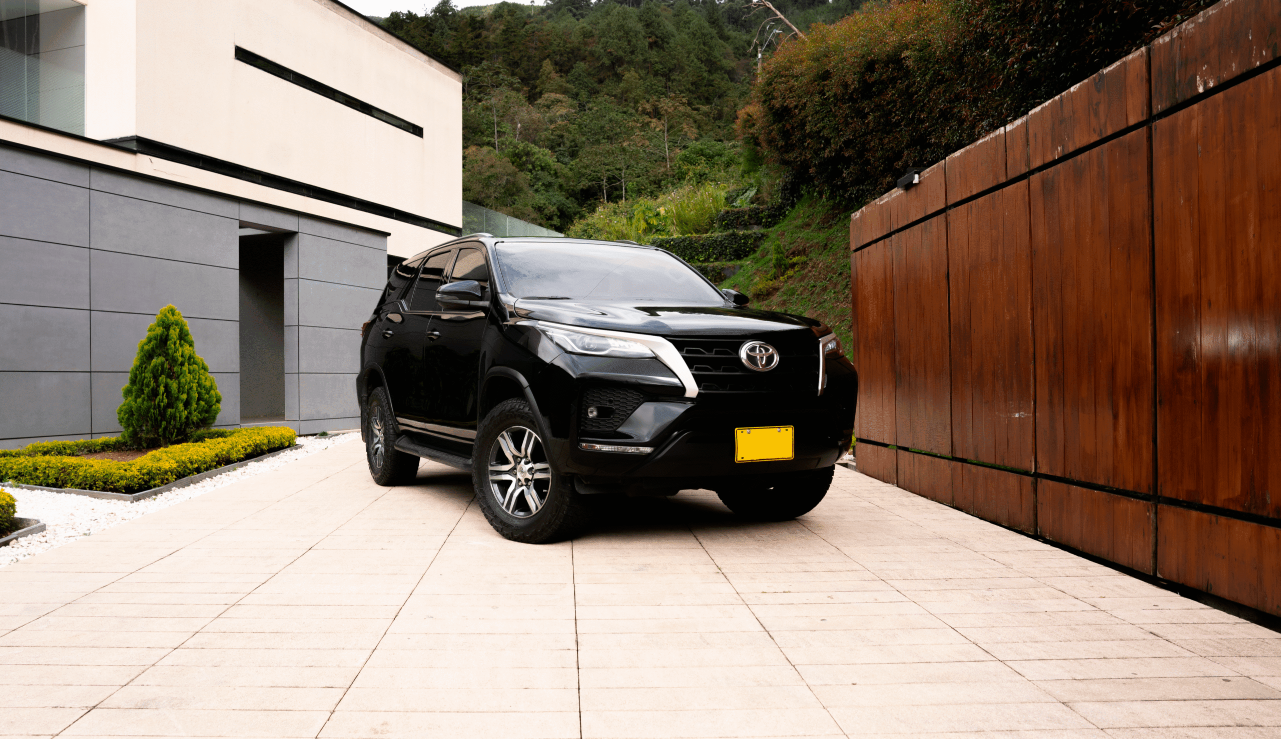 Luxury Full-Size SUV